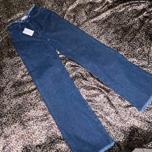 WeWoreWhat Frayed Indigo Denim Jeans - Picture 4 of 9